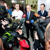 Split: Župan Blaženko Boban posjetio je splitsko rodilište gdje je rođena prva beba u 2020. godini