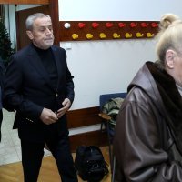 Milan Bandić u društvu supruge Vesne i psa Rudija glasovao u drugom krugu izbora