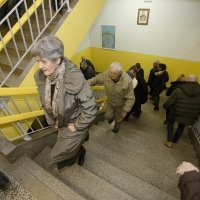 Velik broj glasača okupio se na biračkom mjestu u Mostaru