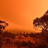 Crveno nebo iznad Australije