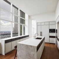 Stan Chrisa Hemswortha