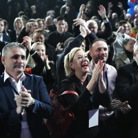 Praćenje rezultata za izbor predsjednika RH u stožeru Zorana Milanovića