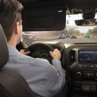 Klasični suncobran u osobnom automobilu