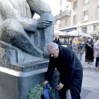 Zagreb: Bandić položio vijenac kod spomenika Nikoli Tesli u Masarykovoj