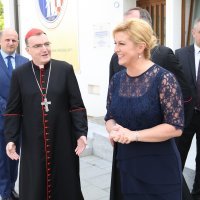 Kolinda Grabar-Kitarović u čipkastoj odjeći