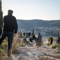 Pogreb Srđana Hrnića, bivšeg branitelja i umjetnika, sina Mila Hrnića
