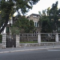 Plakat na vili Antičević