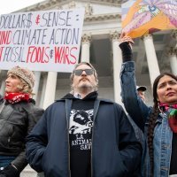 Martin Sheen i Joaquin Phoenix na protestu o klimatskim promjenama