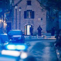 U centru Splita upucana tri muškarca