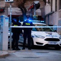 U centru Splita upucana tri muškarca