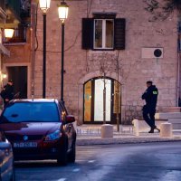 U centru Splita upucana tri muškarca