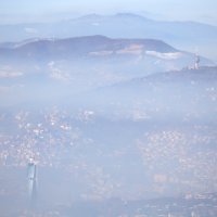 Pogled sa Trebevića na zagađeno Sarajevo