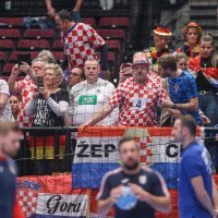 Hrvatski navijači, Hrvatska - Austrija