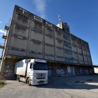 Zadar: Mlađa ženska osoba jutros prijetila samoubojstvom sa zgrade silosa Tvornice kruha