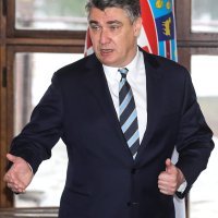 Novoizabrani predsjednik Zoran Milanović i Đuro Sessa (DIP)