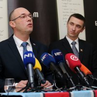 Miro Kovač, Ivan Penava i Davor Ivo Stier održali zajedničku konferenciju za medije