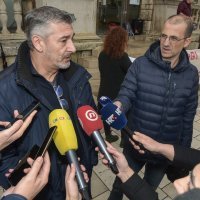 Zadar: Prosvjed "Pošto žensko zdravlje" na Narodnom trgu