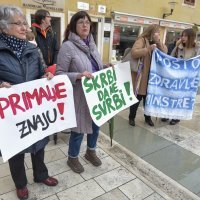 Zadar: Prosvjed "Pošto žensko zdravlje" na Narodnom trgu