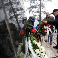 Položeno cvijeće u povodu Dana sjećanja na žrtve holokausta u Sarajevu