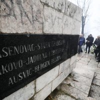 Položeno cvijeće u povodu Dana sjećanja na žrtve holokausta u Sarajevu