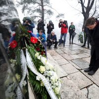 Položeno cvijeće u povodu Dana sjećanja na žrtve holokausta u Sarajevu