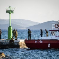 Intenzivna potraga za nestalim pilotom nakon pada helikoptera