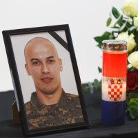 U Zemuniku otvorena Knjiga žalosti za pilote poginule u padu helikoptera