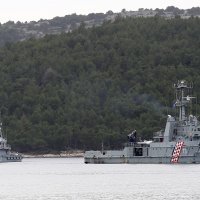 Vađenje posljednjih dijelova palog vojnog helikoptera iz mora