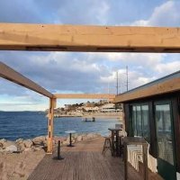 Bura otpuhala terasu kafića u Dugom Ratu