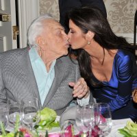Catherine Zeta-Jones i Kirk Douglas
