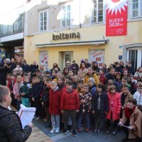 Trg Svete Barbare djeci