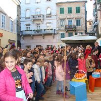 Trg Svete Barbare djeci