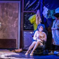 U HNK premijerno izvedena komedija 'Žene u crvenom'