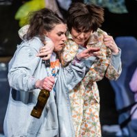 U HNK premijerno izvedena komedija 'Žene u crvenom'