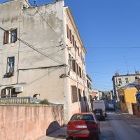 Pula: Muškarac izboden u zgradi u Zadarskoj ulici