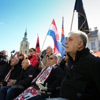 Branitelji su se okupili na prosvjedu u Samoboru. Prosvjeduju protiv gradonačelnika Kreše Beljaka