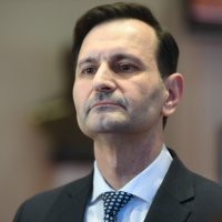 Miro Kovač daje izjavu u Saboru