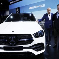 Dieter Zetsche i Ola Kallenius u Parizu 2018. godine