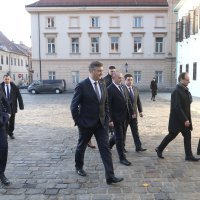 Plenković s ministrima dolazi u Banske dvore