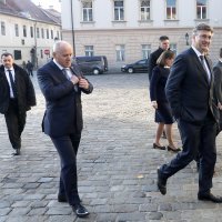 Plenković s ministrima dolazi u Banske dvore