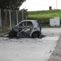 zapaljeni automobili