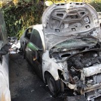 zapaljeni automobili