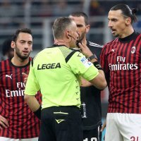 AC Milan - Juventus, Ibrahimović u raspravi sa sucem