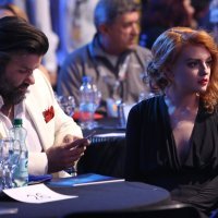 Ella Dvornik, Charles Pearce