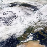 Oluja Denis stigla do obale Velike Britanije