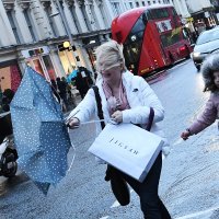 Oluja Denis stigla do obale Velike Britanije