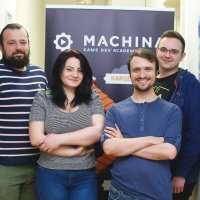Lovro Nola uz svoj Machina team