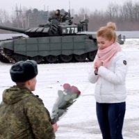 Ruski vojnik zaprosio djevojku na Valentinovo