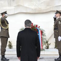 Predsjednik Zoran Milanović položio vijence na groblju Mirogoj