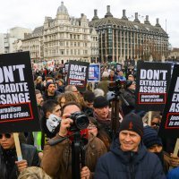 Prosvjed protiv izručenja Assangea u Londonu
